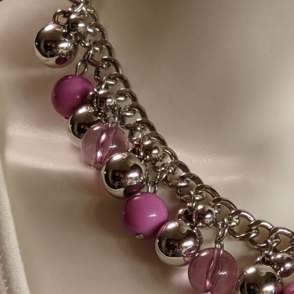 Beautifull purple, sold clear, silver, bead statement necklace - Picture 9 of 13